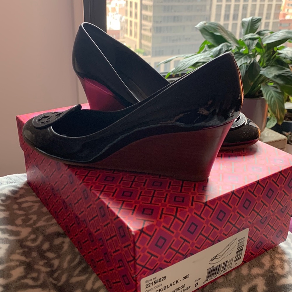 Tory Burch LOUISA Black Patent Leather Wedge